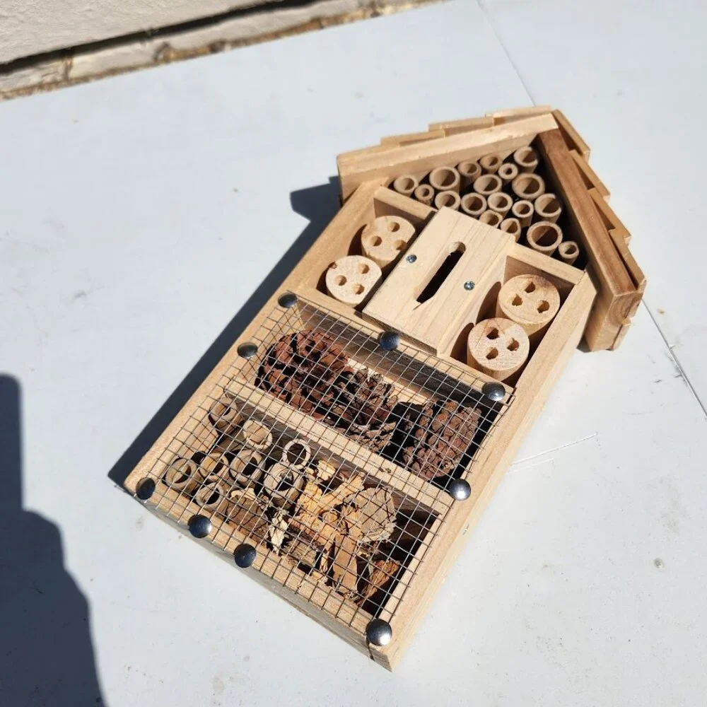 Insect Motel Hotel Garden Decor Mason Bee Home Ladybugs Cedar Wood Wooden Butter